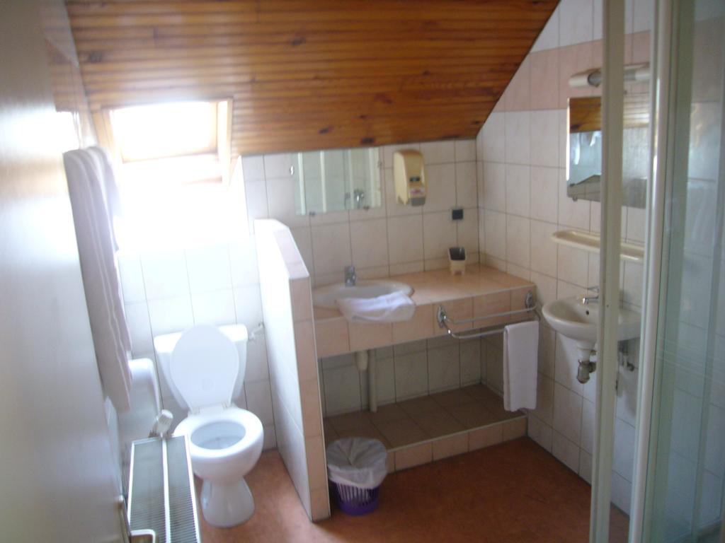 Le Relais Du Lac Le Lauzet-Ubaye Room photo